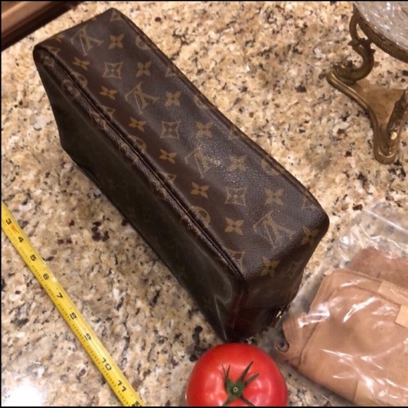 LOUIS VUITTON Trousse 28 - Picture 4 of 9